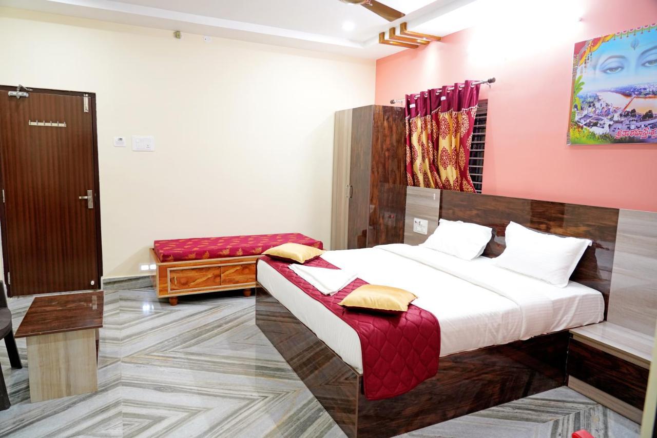 Devansh Bhanu Residency Dbr سريكالاهاستي المظهر الخارجي الصورة