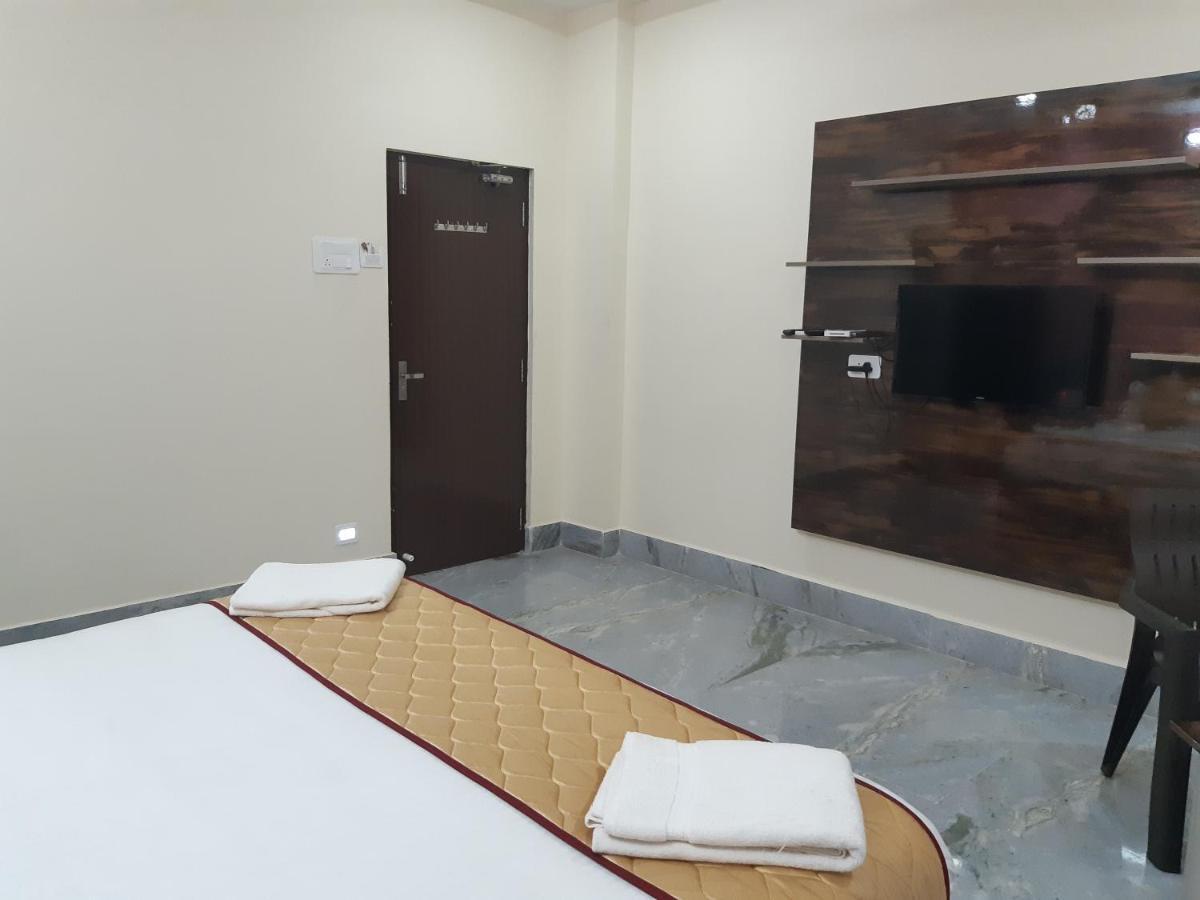 Devansh Bhanu Residency Dbr سريكالاهاستي المظهر الخارجي الصورة