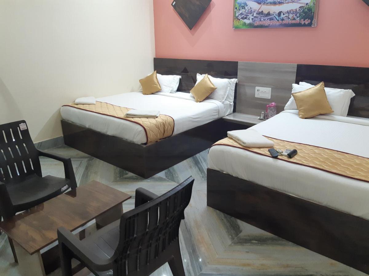 Devansh Bhanu Residency Dbr سريكالاهاستي المظهر الخارجي الصورة